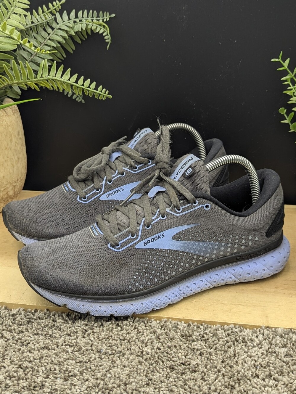 Brooks Glycerin 18 Women's Size 9.5 Running Walking Shoes Casual Comfort